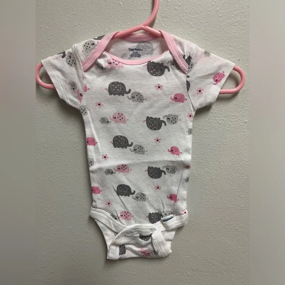 Gerber Elephant 3 piece onesie set - Picture 6 of 10